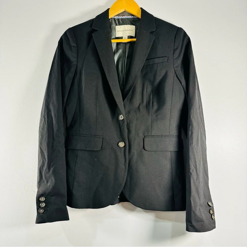 Banana Republic Two Button Black Classic Career Wool Blazer Size Women's 4